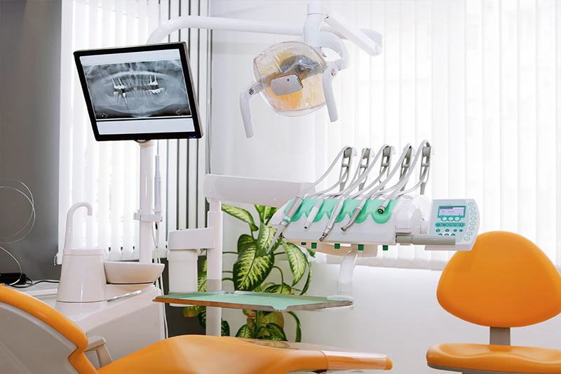 Dentist in La Mirada